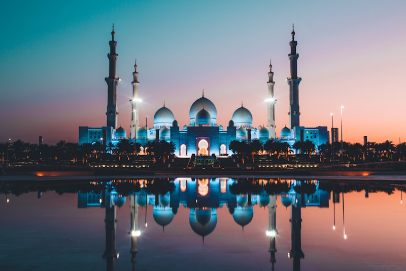 abu dhabi is located in which country